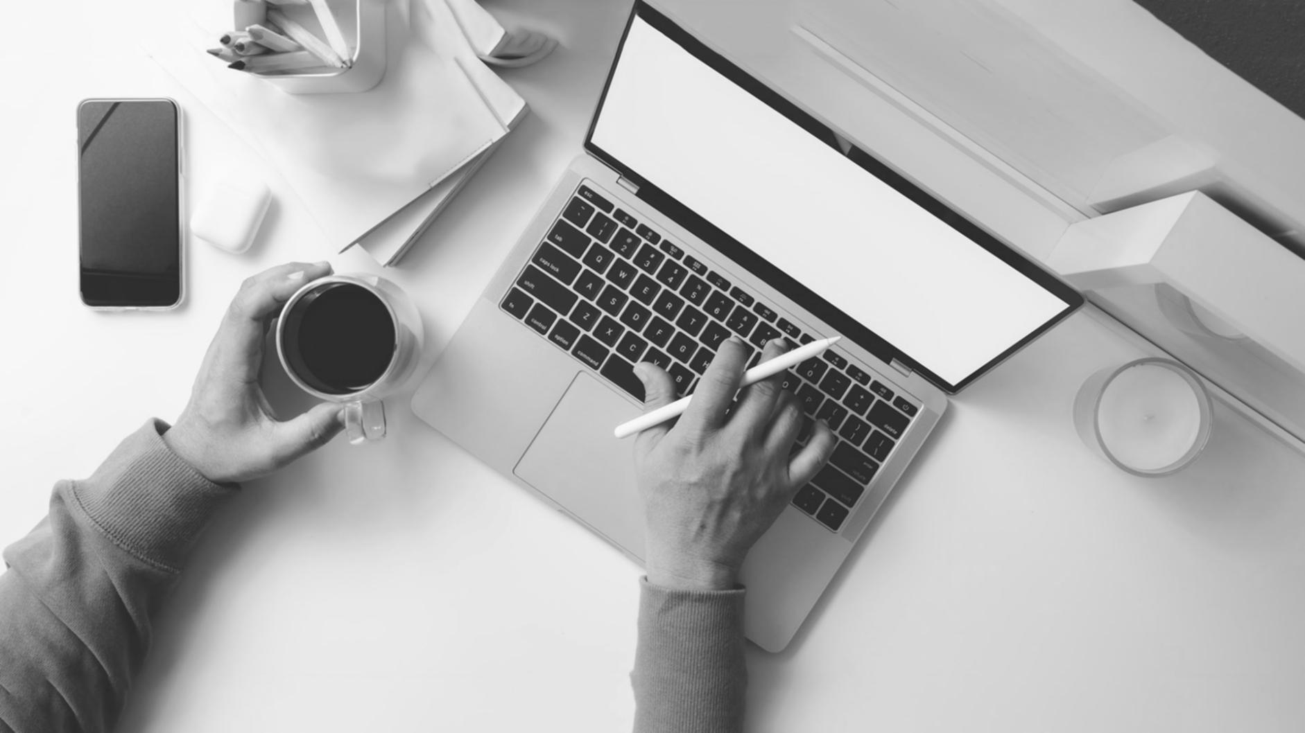 Vue d'ensemble d'un système complet de suivi budgétaire en action